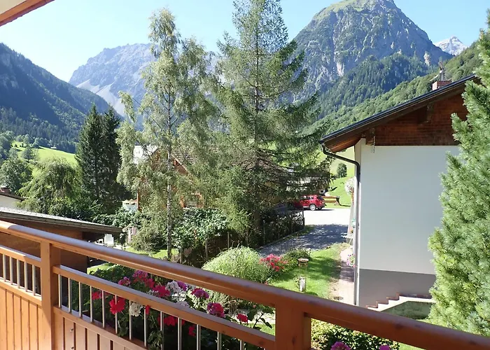 Hotel Haus Tuklar Brand 